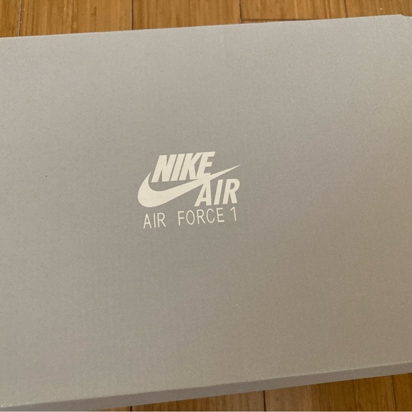 Nike Air Force 1 - Picture 5 of 6